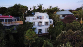 Five-Bedroom Haven in Greenhithe, Auckland